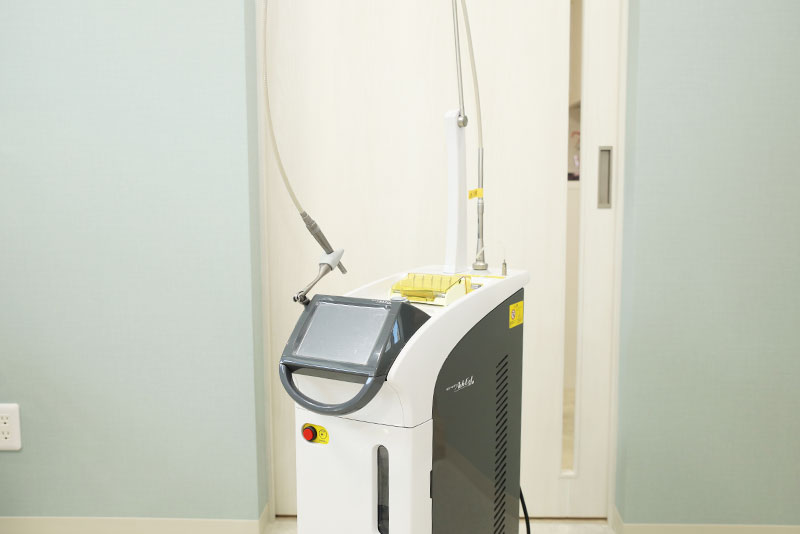 設備紹介03_レーザー治療器