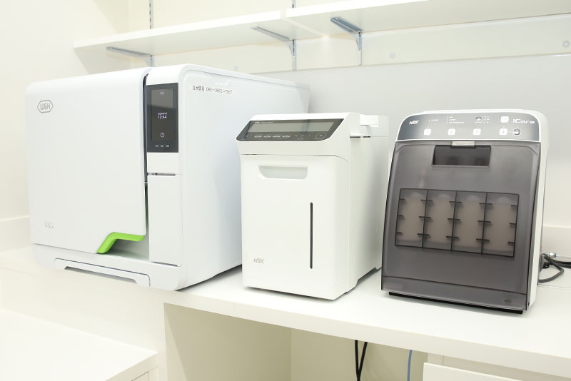 設備紹介01_滅菌器・タービン用滅菌器・器具洗浄機